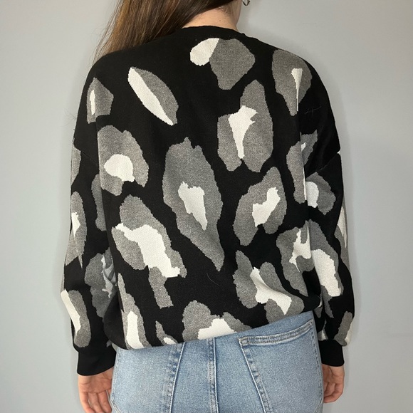 Oversized Leopard Print Sweater - Picture 3 of 6
